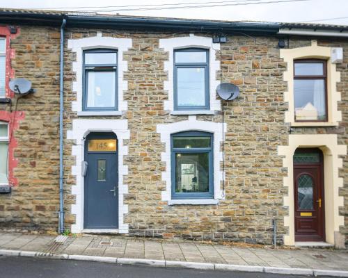 Treorchy Casa | Cwmparc Cottage Very Special Welsh Valley Home by StayStaycations