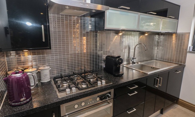 Wiseman's Bridge Cabaña | CWTCH APARTMENT - PEN COED, romantic, with a garden in Saundersfoot