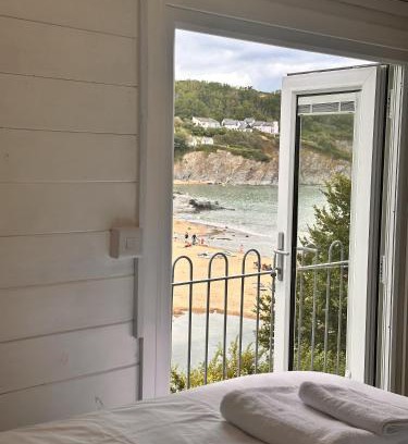 Aberporth Casa | Cwtch Glanmordy by Aberporth Beach Holidays