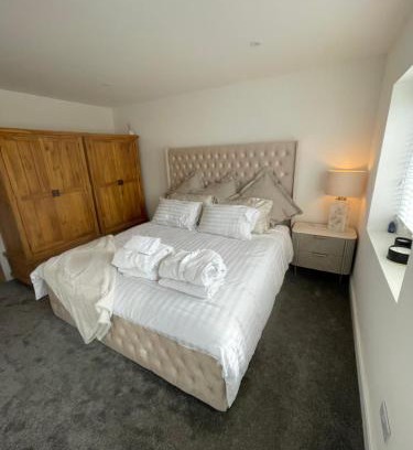 Llandaff North Casa | Cwtch Mawr