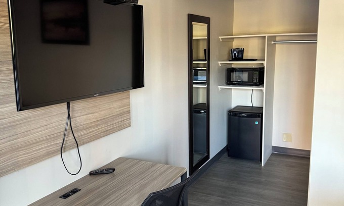 National Hills Hotel | Cyber Inn