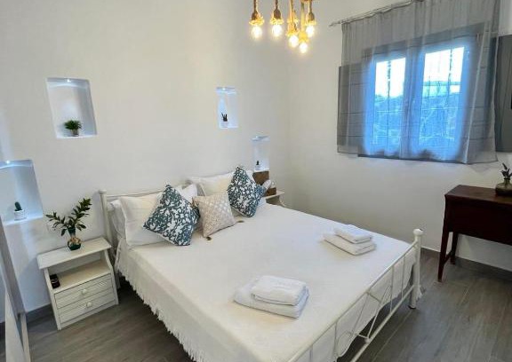 Naxos Town Apartamento | Cycladic apartment on the hill with beautiful views!!