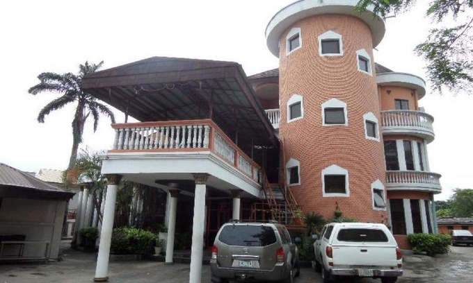 Apapa Cabina | Cynergy Suites Apapa - Royal