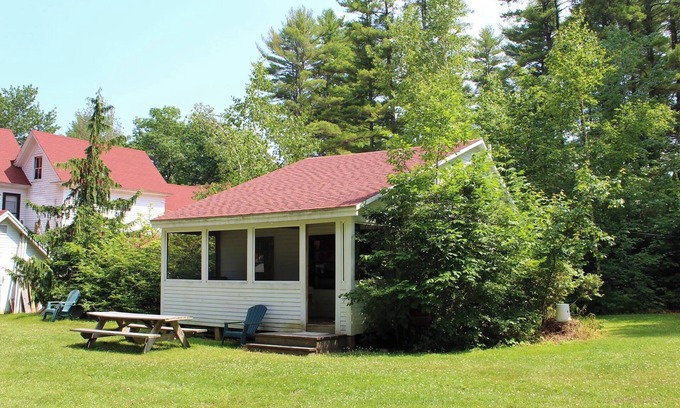 North Sebago Cabaña | Cypress Cottage-Private Beach-Pets Welcome - Round Table Lodge, Sebago, Maine