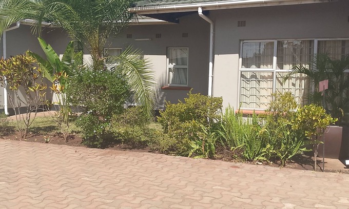 Livingstone Cabina | Cypress Executive lodge