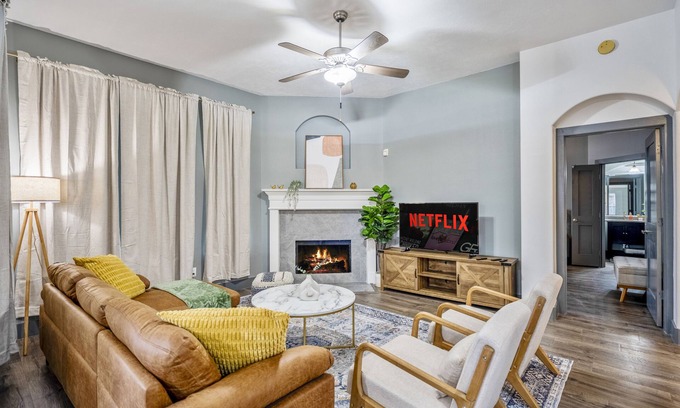 Cypress Casa | Pet-Friendly Cypress Charm: Cozy Vibes and Relaxing Atmosphere.