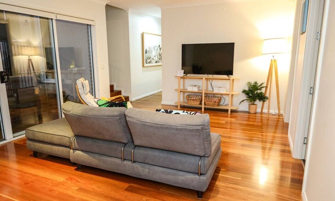 Moorong Casa | Cypress Hillside Wagga Wagga
