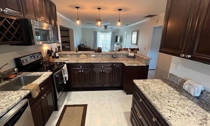 Cypress Lake Condominio | Cypress Lake Manor - 2 Bed 2 Bath Condo