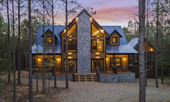 Hochatown Cabina | Cypress Valley Inn - Modern Rustic Cabin