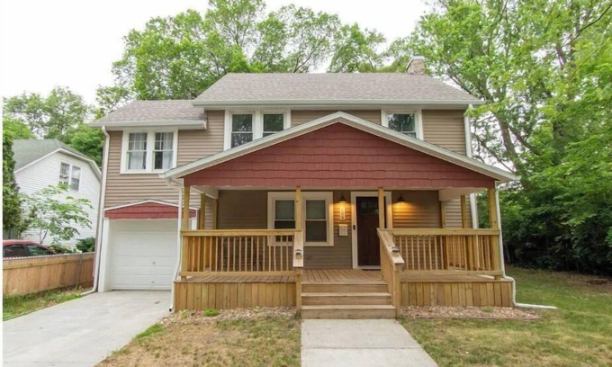 Ames Casa | Cy’s Nest- Walk to Jack Trice & Hilton