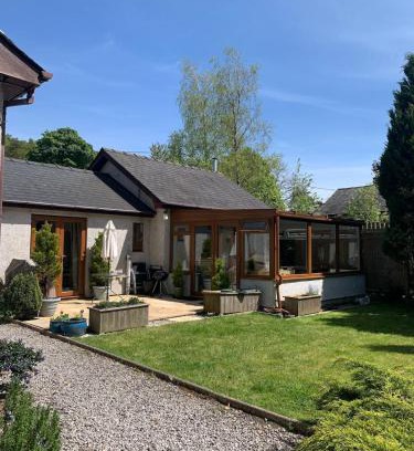 Llanfor Casa | Cysgod Bach Cottage
