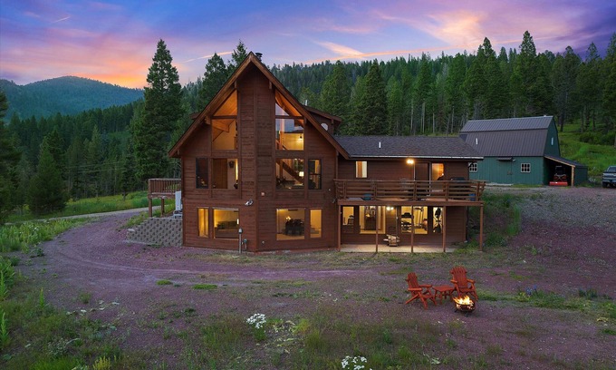 Canyon Creek Cabina | CZ1 Ranch- 33 private acres in the Rocky Mountains, Luxury Cabin, near Helena