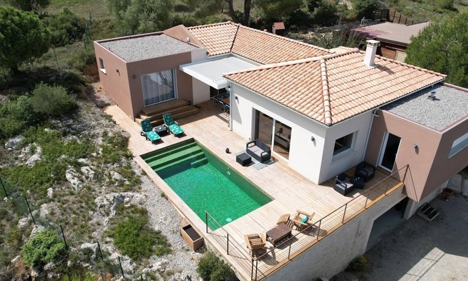 Montredon-des-Corbieres Casa | Découvrez le Charme Absolu de Cette Villa, Entre Mer, Campagne et Montagne
