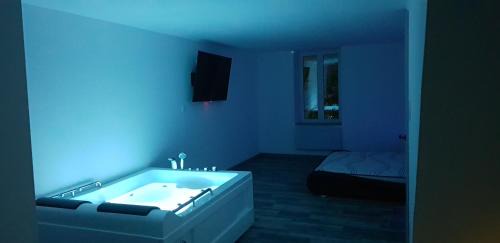 Hannonville-sous-les-Cotes Apartamento | Détente sous les Côtes baignoire balnéo