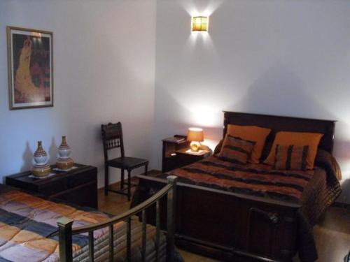 Montigny-les-Vaucouleurs Cama Y Desayuno | Détente à Montigny : 4 Chambres, Terrasse, Jardin - FR-1-585-154