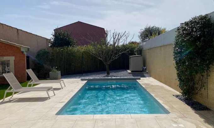Maureilhan Villa | Détente Sous le Soleil du Midi Avec Piscine Privée