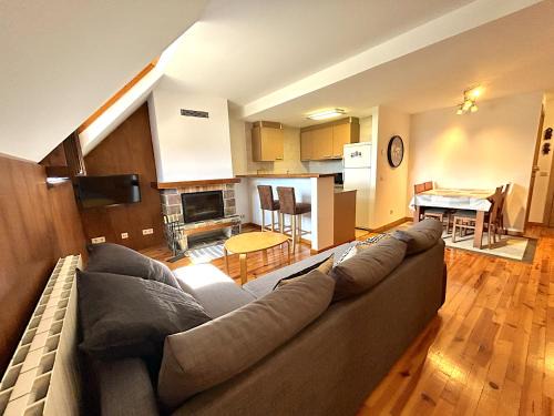 Esterri D'Aneu Apartamento | Dúplex amb vistes fantàstiques al centre d'Esterri d'Àneu by RURAL D'ÀNEU