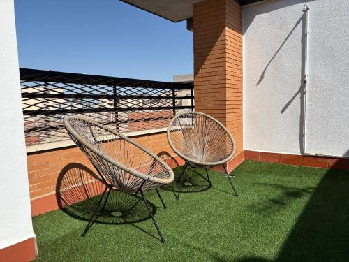 Distrito Noroeste Apartamento | Dúplex céntrico con terraza y parking gratuito