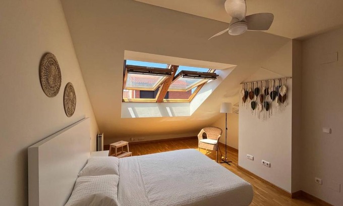 Distrito Oeste Apartamento | Dúplex Calle Cuba Gijón