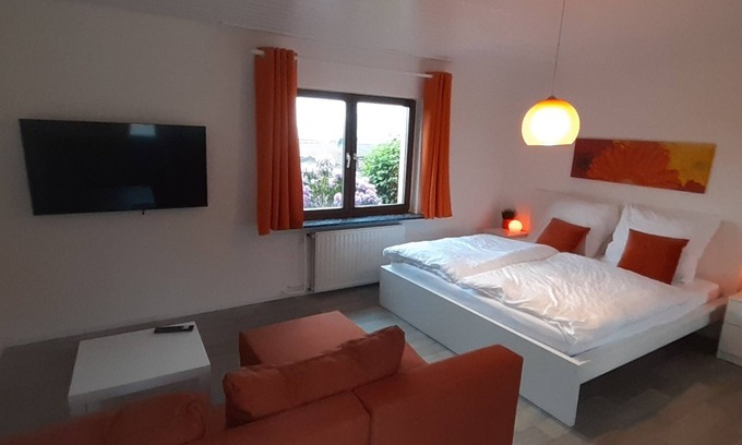 Niedenstein Casa | D&B staycation vacation park Small but nice. Apartment "The Orange"