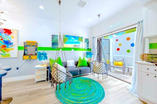 North Hollywood Apartamento | D- Hip NoHo Haven Hot Tub - Family - Parking