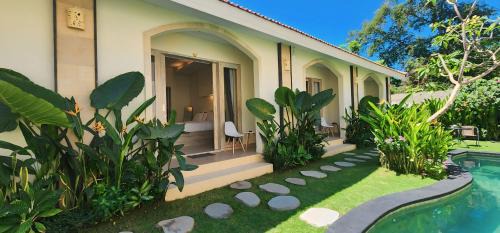 Seminyak Hotel | D'Leafy Seminyak
