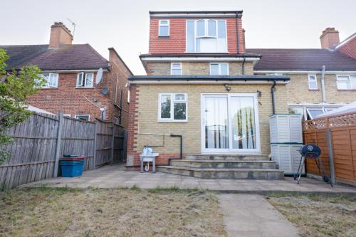 London Borough of Hounslow Casa | D'Luxe 5 beds Home in Twickenham London