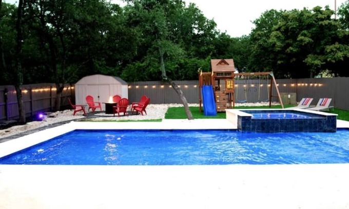 San Antonio Casa | D'Oasis "Pool Paradise" Hot tub, Sleeps19 Pet friendly, Come Celebrate BOOK IT!