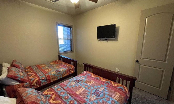 St. George Hotel | D3 Spacious Sunset Suite Second Floor 2-bedroom