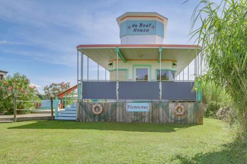 Houma Casa | Da Boat House with World-Class Bayou Fishing!