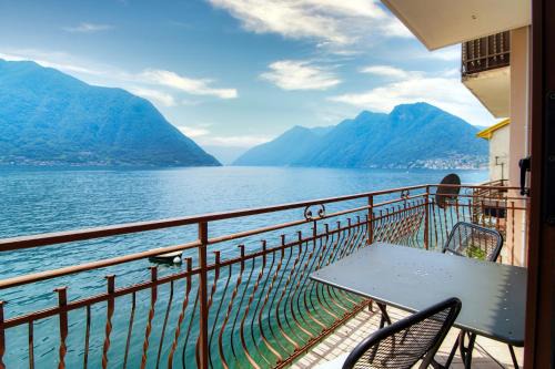 Colonno Apartamento | Da Flora - Wonderful lakefront view
