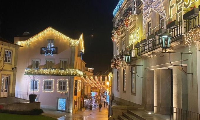 Feira Casa | Da Praca is in the old town center.