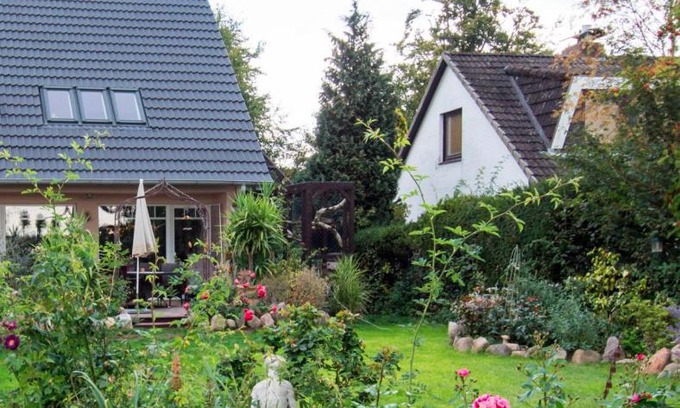 Lutt Kiepenbarg Apartamento | Dachgeschosswohnung Scharbeutz mit Garten