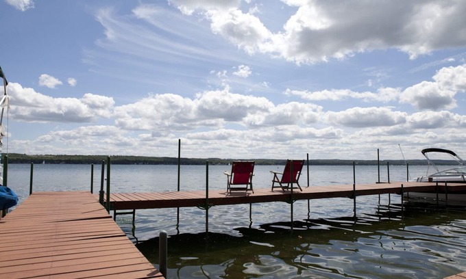 Canandaigua Casa | Dad's Cottage ★ Private waterfront plus 3 King suites★