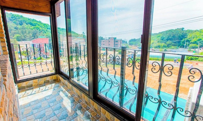 Suwon Casa | Daebudo Palace of Dreams Pension
