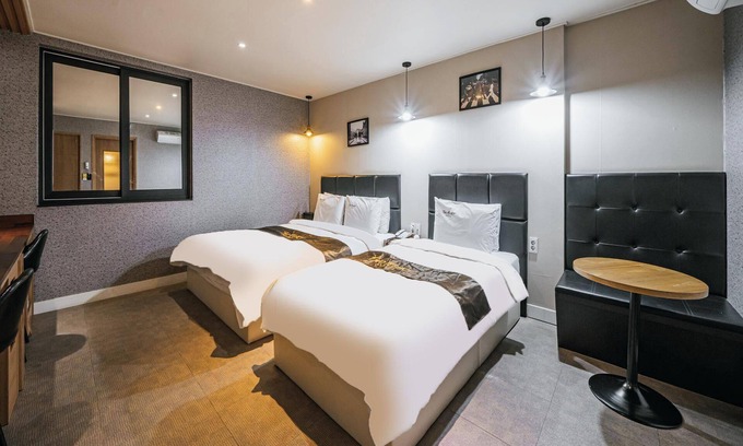 Sincheondong Hotel | Daegu Dongdaegu Station Hotel Two Heart