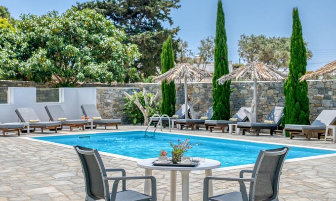 Aliki Cama Y Desayuno | Dahlia Apartments And Studios