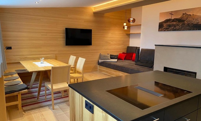 Schroecken Apartamento | Dahoam - neue Ferienwohnung mit Kamin und Sauna