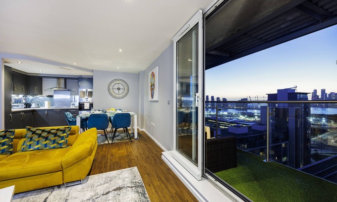 Docklands Apartamento | Daimee's Place 2 Bed and 2 Bath Property