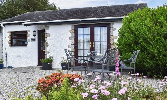 Stenalees Cabaña | Dairy Cottage - UK49834
