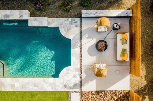 Camelback East Casa | Daisy by AvantStay Modern Home w Spacious Backyard Pool Table Tennis