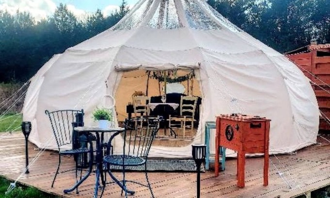 Lewisburg Chalet De Esquí | DAISY - Cozy & Romantic Hot Tub Glamping Experience