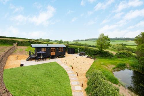 Looe Casa | Daisy Park Shepherds Hut