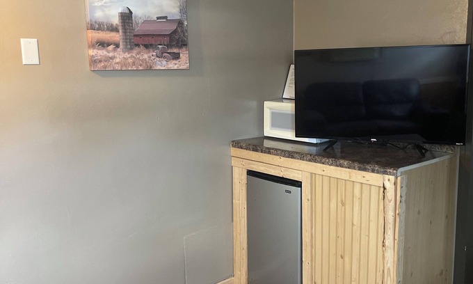 Faulkton Cabina | Dakota Landing Cabins & Motel: #9-Cozy, newly remodeled cabin