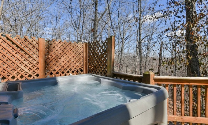 Branson Cedars Cabina | Dakota Lodge in Branson | 2 Bed, 2 Bath