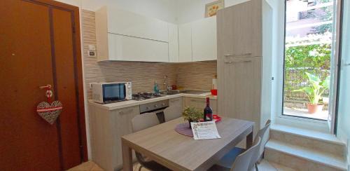 Prenestino-Centocelle Apartamento | Dalia home - Giardino privato e metro C a 2 passi
