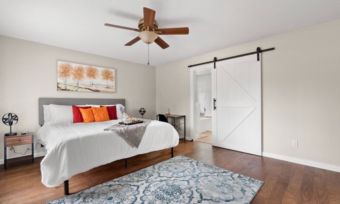 Buckner Terrace - Everglade Park Casa | Dallas: Close to downtown, Zoo, Fairpark, Arboretum, White Rock Lake