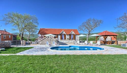 Central Dalmatia Casa | Dalmatia Stone House - heated pool