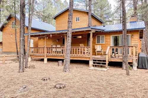 Pinetop Casa | Dam Fun Cabin