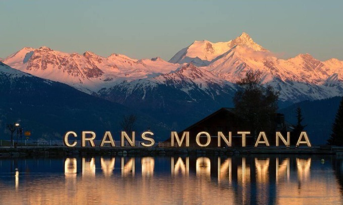 Montana Chalet De Esquí | Dame des Montagnes by Mrs Miggins